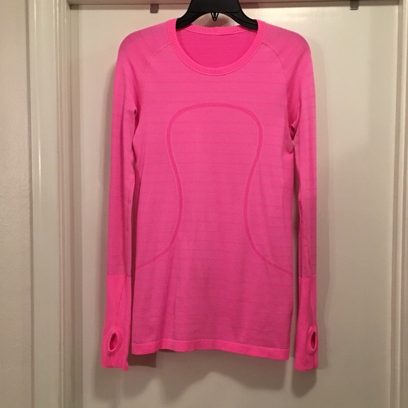 lululemon athletica Tops - LULULEMON PINK PULLOVER SIZE 8